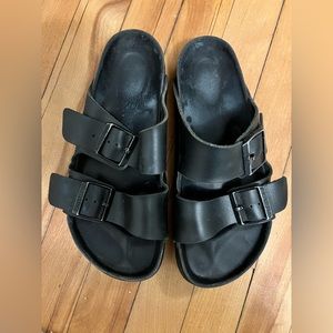 Birkenstocks Arizona leather size 37 (6.5)